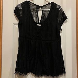 Maurices Black Lace Tee with Buttons and Key Hole, Maurices, size Large